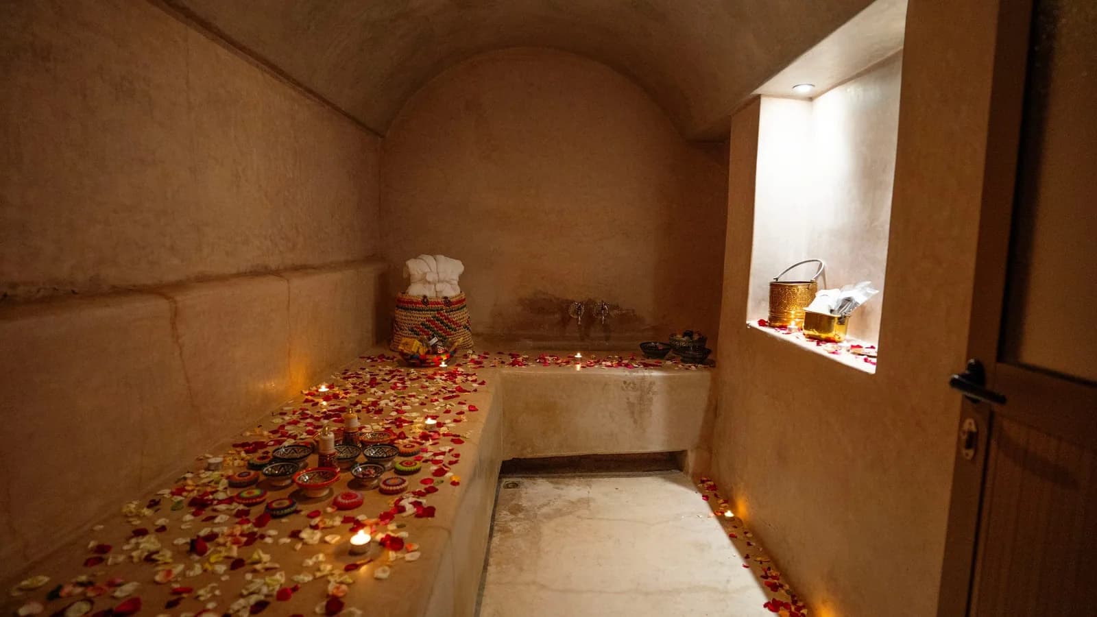 Le Bain Blanc · Photo from the venue website
